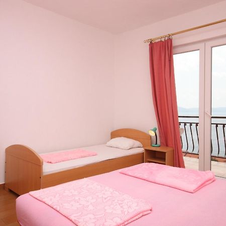 Apartments With A Parking Space Zivogosce - Porat, Makarska - 6700 Igrane Room photo